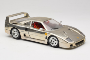 Ferrari F40 Chrome Silver Bburago 1:18 3401 Métal Moulé — image 6 sur 8
