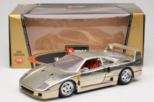 Ferrari F40 Chrome Silver Bburago 1:18 3401 Métal Moulé — image 8 sur 8