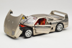 Ferrari F40 Dark Chrome Silver Kroymans Édition Limitée Bburago 1:18 3032-C2 Métal Moulé — image 2 sur 8