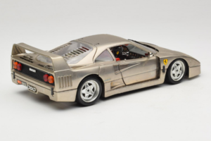 Ferrari F40 Dark Chrome Silver Kroymans Édition Limitée Bburago 1:18 3032-C2 Métal Moulé — image 3 sur 8