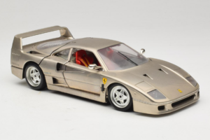 Ferrari F40 Dark Chrome Silver Kroymans Édition Limitée Bburago 1:18 3032-C2 Métal Moulé — image 6 sur 8