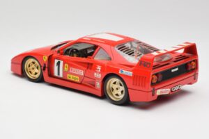 Ferrari F40 Evoluzione Bburago 1:18 3042 Métal Moulé — image 7 sur 8
