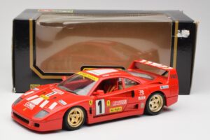 Ferrari F40 Evoluzione Bburago 1:18 3042 Métal Moulé — image 8 sur 8