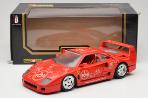 Ferrari F40 Evoluzione FC Nürnberg Special Edition Rouge Bburago 1:18 3042-FCN Métal Moulé — image 8 sur 8