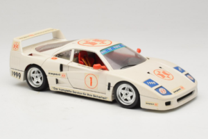 Ferrari F40 #1 Expert Blanc 1987 Bburago 1:18 3332-W2 Métal Moulé — image 6 sur 8