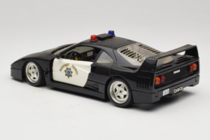 Ferrari F40 Highway Patrol Noir Blanc Bburago 1:18 3022-H1 Métal Moulé — image 7 sur 8