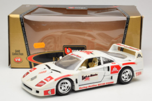 Ferrari F40 Kart-o-Mania Blanc Bburago 1:18 3332-W3 Métal Moulé — image 8 sur 8