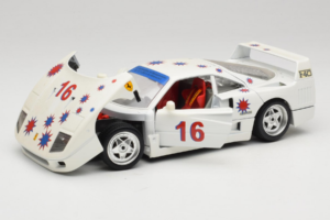 Ferrari F40 #16 Borsenmodells Blanc Limited Edition 333 pcs 1987 Bburago 1:18 3332-W1 Métal Moulé — image 2 sur 8