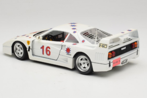 Ferrari F40 #16 Borsenmodells Blanc Limited Edition 333 pcs 1987 Bburago 1:18 3332-W1 Métal Moulé — image 7 sur 8