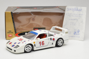 Ferrari F40 #16 Borsenmodells Blanc Limited Edition 333 pcs 1987 Bburago 1:18 3332-W1 Métal Moulé — image 8 sur 8