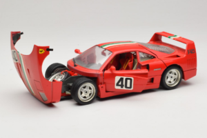 Ferrari F40 #40 Rouge avec Drapeau Italien Bburago 1:18 3032-P1 Métal Moulé — image 2 sur 8