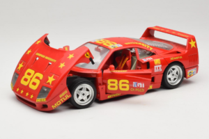 Ferrari F40 LM #86 Ch. Pozzi IMSA 24 Hours of Le Mans 1985 Rouge Bburago 1:18 3332-P6 Métal Moulé — image 2 sur 8