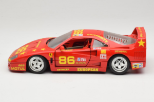 Ferrari F40 LM #86 Ch. Pozzi IMSA 24 Hours of Le Mans 1985 Rouge Bburago 1:18 3332-P6 Métal Moulé — image 4 sur 8