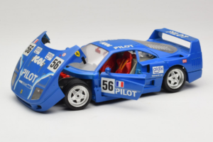 Ferrari F40 Pilot #56 Bleu Bburago 1:18 3332-BL1 Métal Moulé — image 2 sur 8
