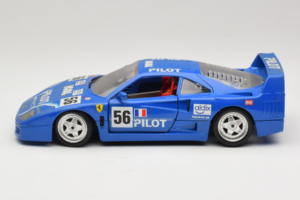 Ferrari F40 Pilot #56 Bleu Bburago 1:18 3332-BL1 Métal Moulé — image 4 sur 8