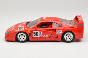 Ferrari F40 #56 Pilot Rouge 1987 Bburago 1:18 3332-P2 Métal Moulé — image 4 sur 8