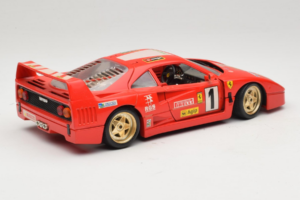Ferrari F40 Pirelli Agip #1 Ferrari Club Italia Rouge Bburago 1:18 3032-P2 Métal Moulé — image 3 sur 8