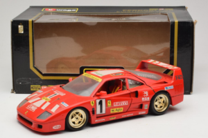Ferrari F40 Evoluzione #1 Pirelli Agip Rouge avec Roues Or 1992 Bburago 1:18 3042-P2 Métal Moulé — image 8 sur 8