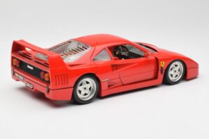 Ferrari F40 Rouge Bburago 1:18 3032 Métal Moulé — image 3 sur 8