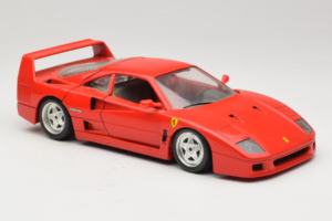 Ferrari F40 Rouge Diamond Edition Bburago 1:18 3022-P1 Métal Moulé — image 6 sur 8
