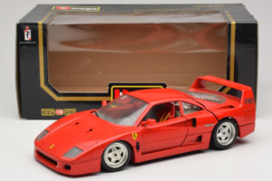 Ferrari F40 Rouge Diamond Edition Bburago 1:18 3022-P1 Métal Moulé — image 8 sur 8