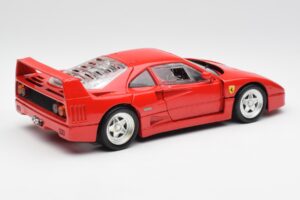 Ferrari F40 Rouge Hot Wheels 1:18 23911 Métal Moulé — image 3 sur 8