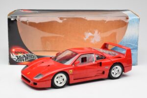 Ferrari F40 Rouge Hot Wheels 1:18 23911 Métal Moulé — image 8 sur 8