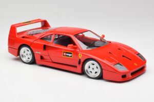 Ferrari F40 Rouge Bburago 1:18 3332 Métal Moulé — image 6 sur 8