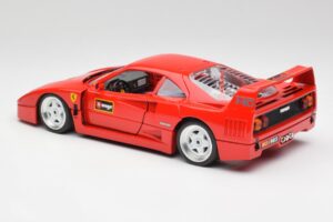 Ferrari F40 Rouge Bburago 1:18 3332 Métal Moulé — image 7 sur 8