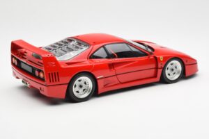Ferrari F40 Rouge Kyosho 1:18 08416R2 Métal Moulé — image 4 sur 10