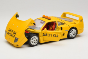 Ferrari F40 Safety Car Jaune Bburago 1:18 3032-Y2 Métal Moulé — image 2 sur 8