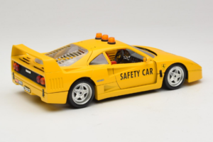 Ferrari F40 Safety Car Jaune Bburago 1:18 3032-Y2 Métal Moulé — image 3 sur 8