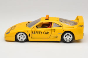 Ferrari F40 Safety Car Jaune Bburago 1:18 3032-Y2 Métal Moulé — image 4 sur 8