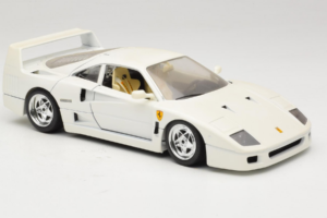 Ferrari F40 Blanc Bburago 1:18 3332-W4 Métal Moulé — image 6 sur 8