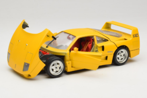 Ferrari F40 Jaune Bburago 1:18 3032-Y1 Métal Moulé — image 2 sur 8