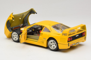 Ferrari F40 Jaune Bburago 1:18 3032-Y1 Métal Moulé — image 5 sur 8