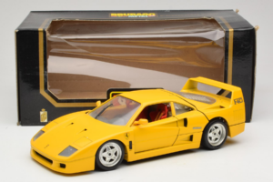 Ferrari F40 Jaune Bburago 1:18 3032-Y1 Métal Moulé — image 8 sur 8