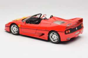 Ferrari F50 Cabriolet 50 Jahre Ferrari 24 Jahre Bburago FMC Rouge Bburago 1:18 3352-P1 Métal Moulé — image 7 sur 8