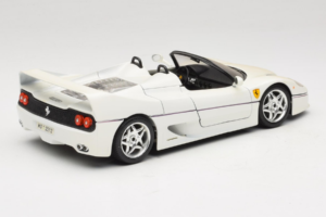 Ferrari F50 Cabriolet Blanc Bburago 1:18 3352-W1 Métal Moulé — image 3 sur 8