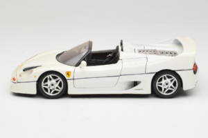 Ferrari F50 Cabriolet Blanc Bburago 1:18 3352-W1 Métal Moulé — image 4 sur 8