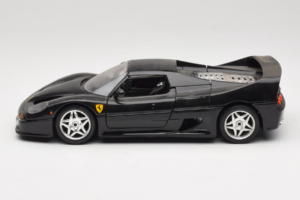 Ferrari F50 Coupé Noir Bburago 1:18 3372-B1 Métal Moulé — image 4 sur 8