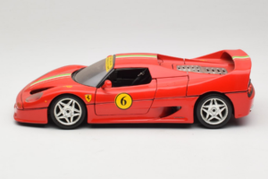 Ferrari F50 Coupé #6 Rouge avec Drapeau Italien Bburago 1:18 3382-P1 Métal Moulé — image 4 sur 8