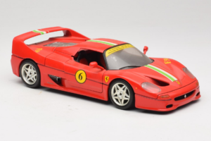 Ferrari F50 Coupé #6 Rouge avec Drapeau Italien Bburago 1:18 3382-P1 Métal Moulé — image 6 sur 8