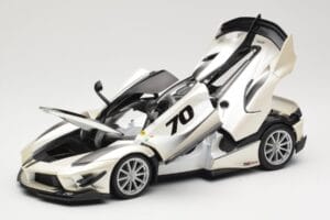 Ferrari FXX-K Evo #70 Blanc Bburago 1:18 18-16012 Métal Moulé — image 2 sur 8