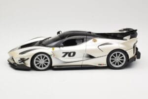 Ferrari FXX-K Evo #70 Blanc Bburago 1:18 18-16012 Métal Moulé — image 4 sur 8
