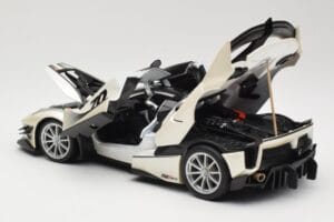 Ferrari FXX-K Evo #70 Blanc Bburago 1:18 18-16012 Métal Moulé — image 5 sur 8