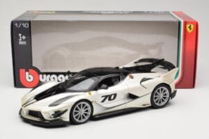 Ferrari FXX-K Evo #70 Blanc Bburago 1:18 18-16012 Métal Moulé — image 8 sur 8