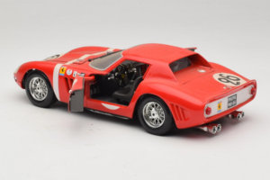 Ferrari 250 GTO #26 Rouge Guiloy 1:18 67526 Métal Moulé — image 5 sur 8