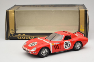 Ferrari 250 GTO #26 Rouge Guiloy 1:18 67526 Métal Moulé — image 8 sur 8