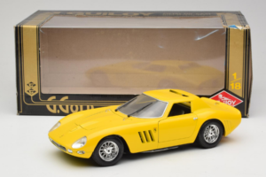 Ferrari 250 GTO Jaune Guiloy 1:18 67525 Métal Moulé — image 8 sur 8